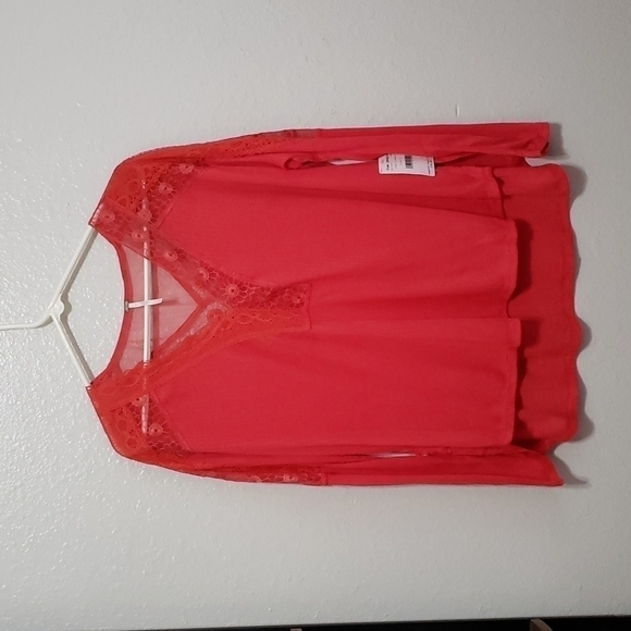 NWT FREE PEOPLE  LOLA LaceTrim V-neck Knit Top, Color Rose Crimson, Size… - Picture 3 of 16